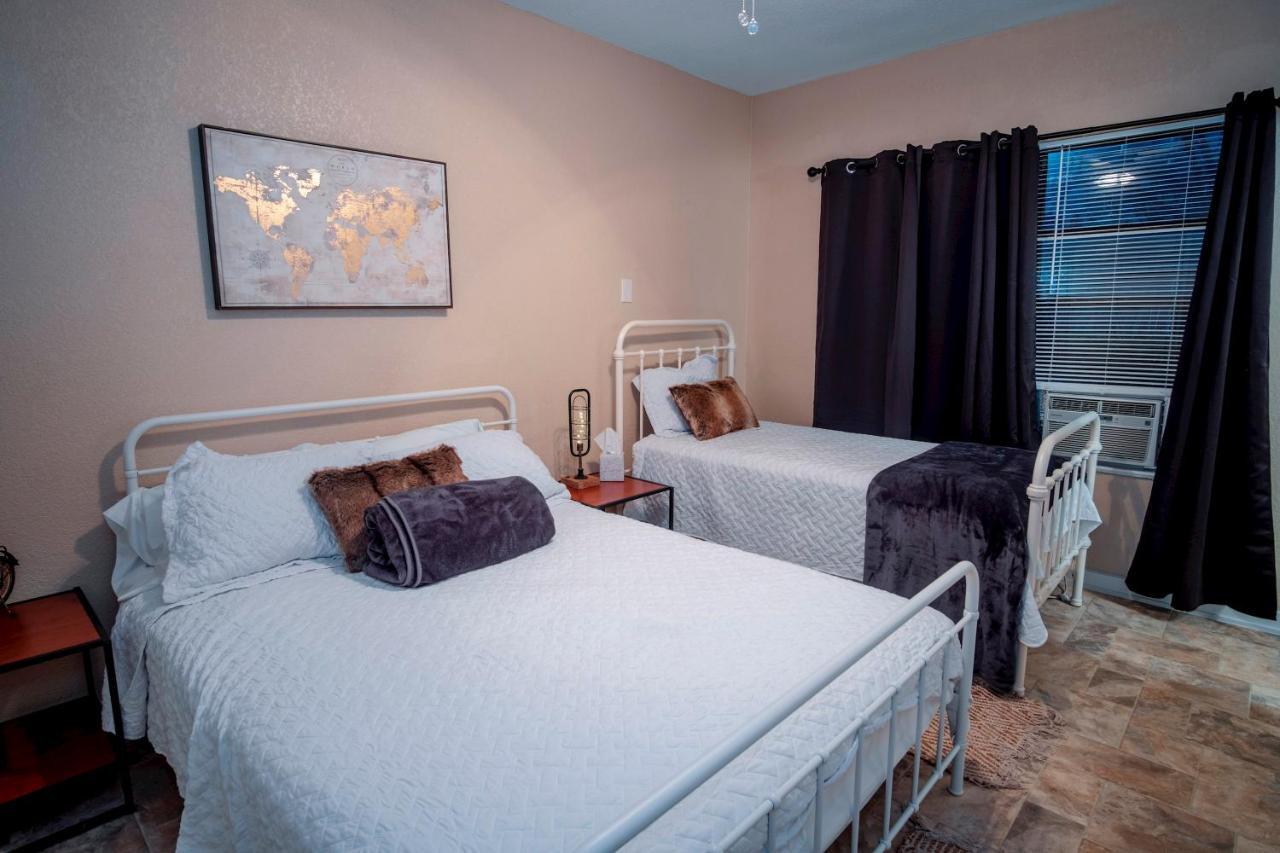Cozy Downtown Guest House 2Br/1Ba Sleeps 8 San Antonio Kültér fotó